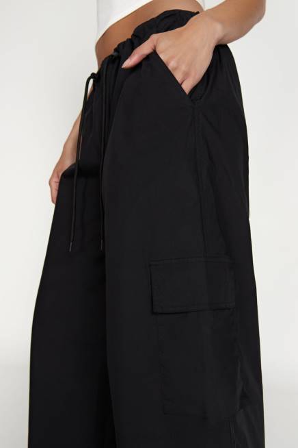 Kleidung Meshki Amara Fallschirmhose Schwarz 2F8B1592