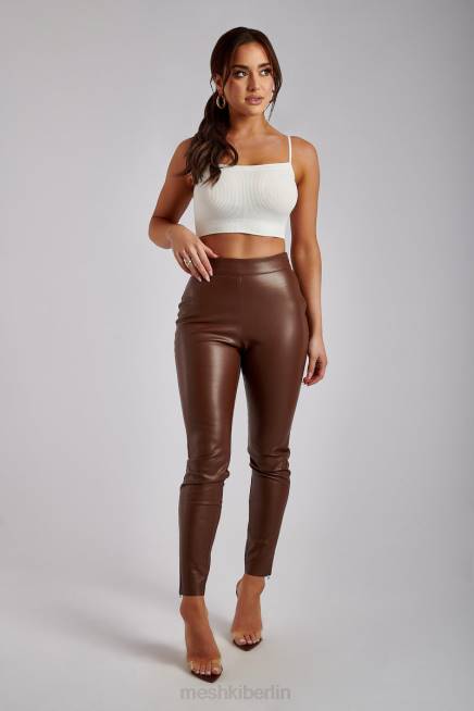 Kleidung Meshki Shayla Skinny-Hose aus Kunstleder mit Schlitz Schokolade 2F8B1339