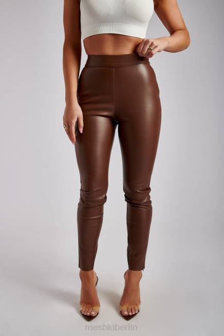 Kleidung Meshki Shayla Skinny-Hose aus Kunstleder mit Schlitz Schokolade 2F8B1339