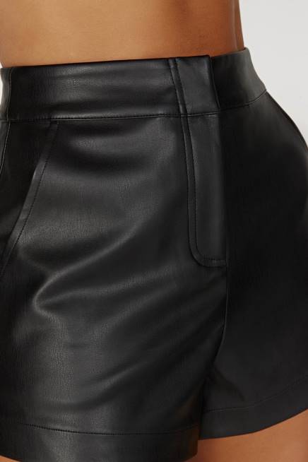 Kleidung Meshki Ingrid Kunstleder-Shorts Schwarz 2F8B1414