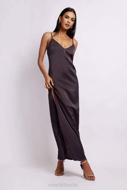 Kleidung Meshki Karissa Maxikleid mit seitlichem Schlitz Holzkohle 2F8B532