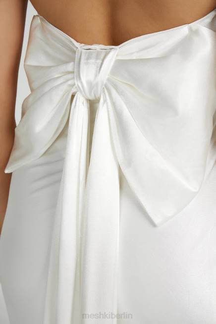 Kleidung Meshki Rochelle-Satin-Maxikleid mit Schleife hinten Weiß 2F8B195
