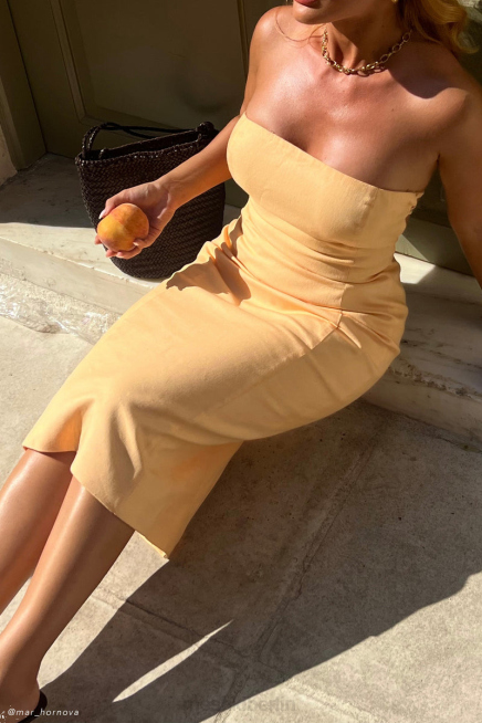 Kleidung Meshki Kyleigh trägerloses Midikleid aus Leinen Mango 2F8B341