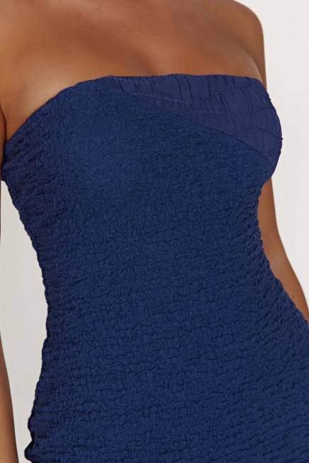 Kleidung Meshki Gemina strukturiertes trägerloses Minikleid Mitternachtsmarine 2F8B386