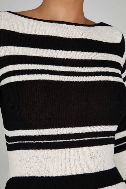 Kleidung Meshki Langärmliges Mini-Strickkleid von Zahra mit offenem Rücken Schwarz-Weiss 2F8B110
