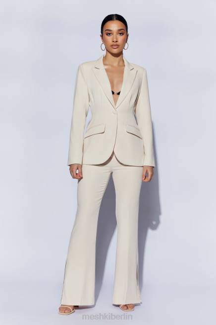 Kleidung Meshki Helda taillierter Blazer mit taillierter Taille Creme 2F8B1651