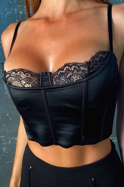 Kleidung Meshki Cami-Crop-Top aus Lake-Spitze Schwarz 2F8B901