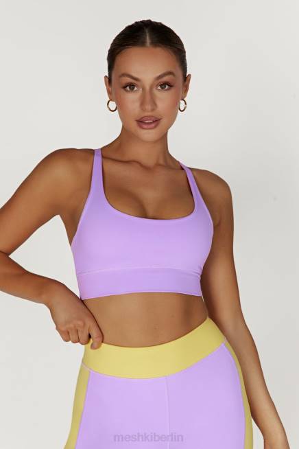 Kleidung Meshki Elise Cami-Crop-Top mit V-Rücken lila 2F8B1115