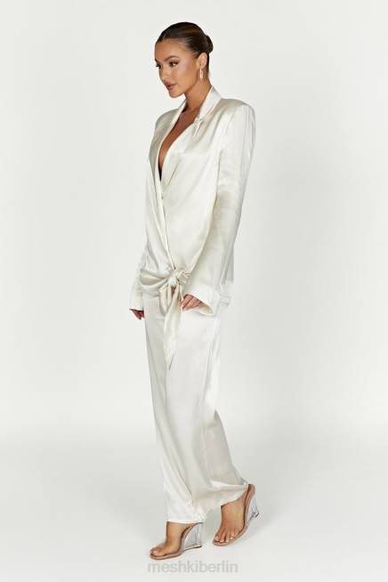 Kleidung Meshki Blazerjacke aus Aspyn-Satin Elfenbein 2F8B1653