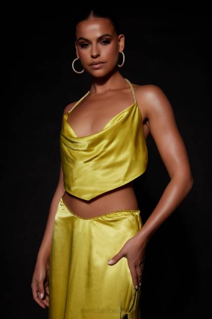 Kleidung Meshki Christie Strass-Oberteil mit Wasserfallausschnitt Chartreuse 2F8B1028