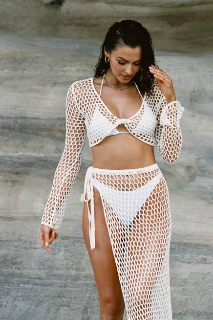 Kleidung Meshki Hallie Twisted kurzes Häkeloberteil Weiß 2F8B960