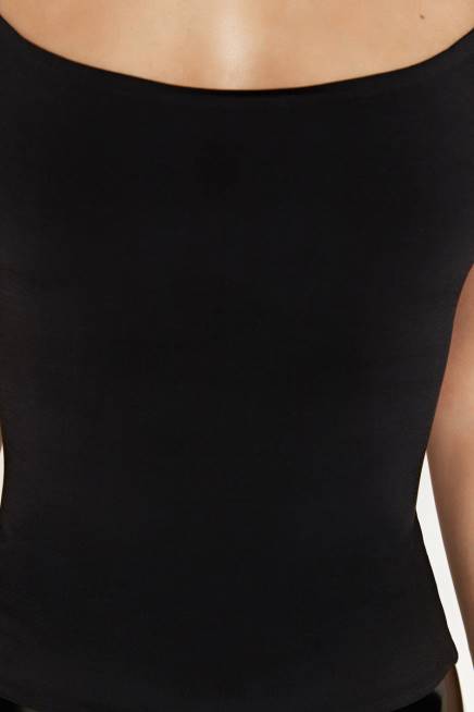 Kleidung Meshki Sabine Long Line rückenfreies Top Schwarz 2F8B1072