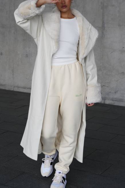 Kleidung Meshki Rebekah – Übergroßer Pu-Trenchcoat mit Pelzbesatz Knochen 2F8B1650